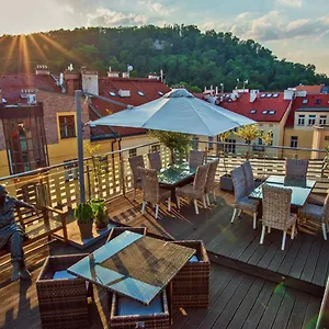 Julian **** Prag